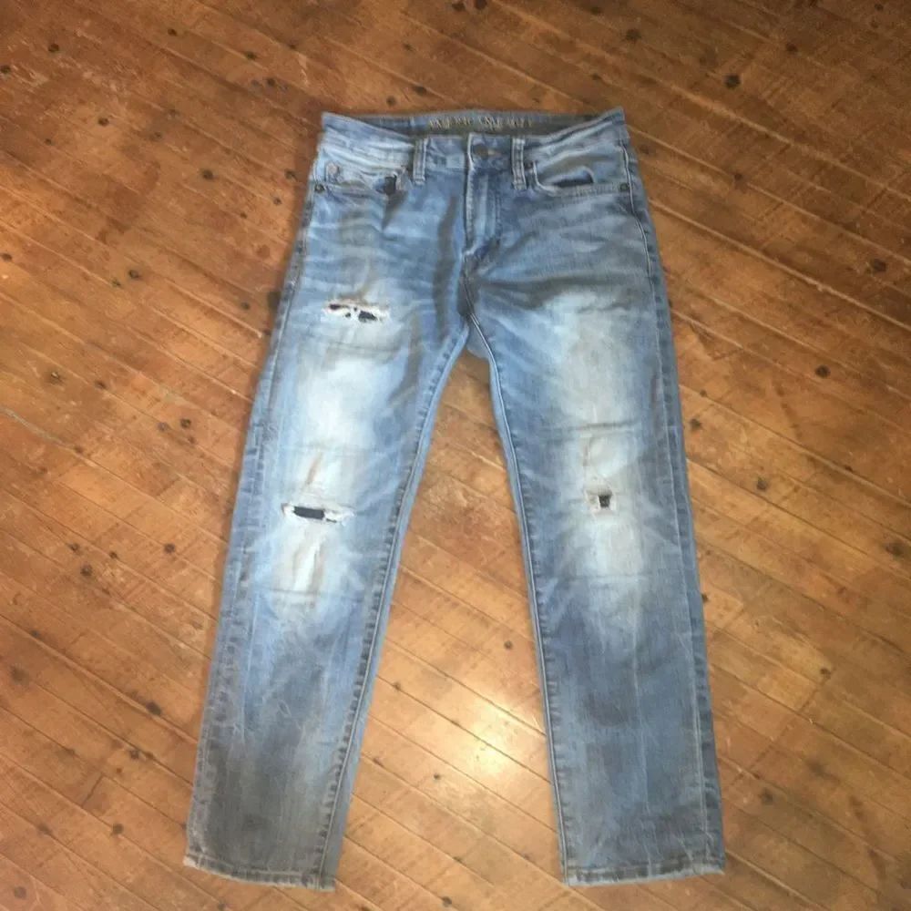 American Eagle Extreme Flex 4 distressed Slim Straight 28x28 jeans